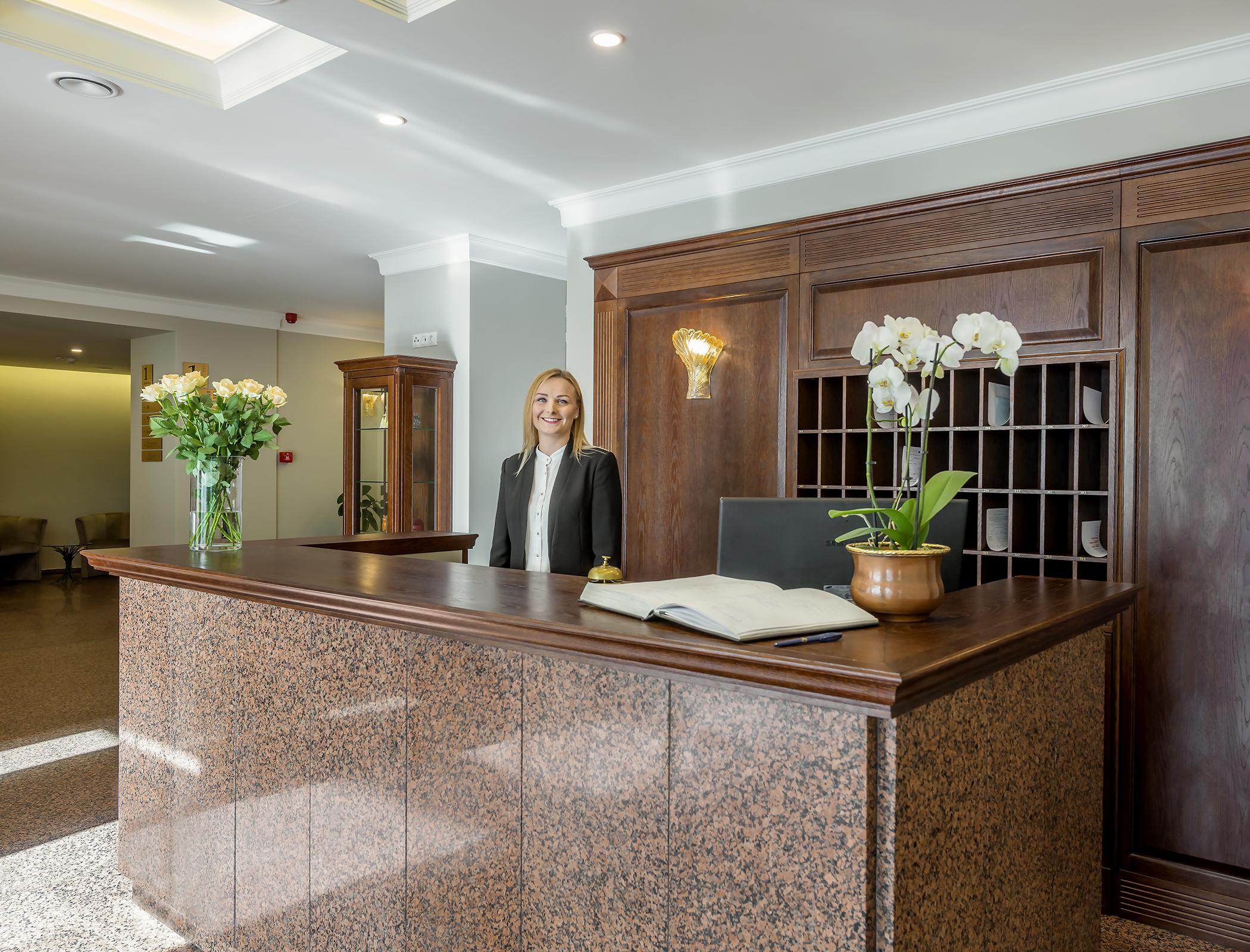 Ratonda Centrum Hotel 4*